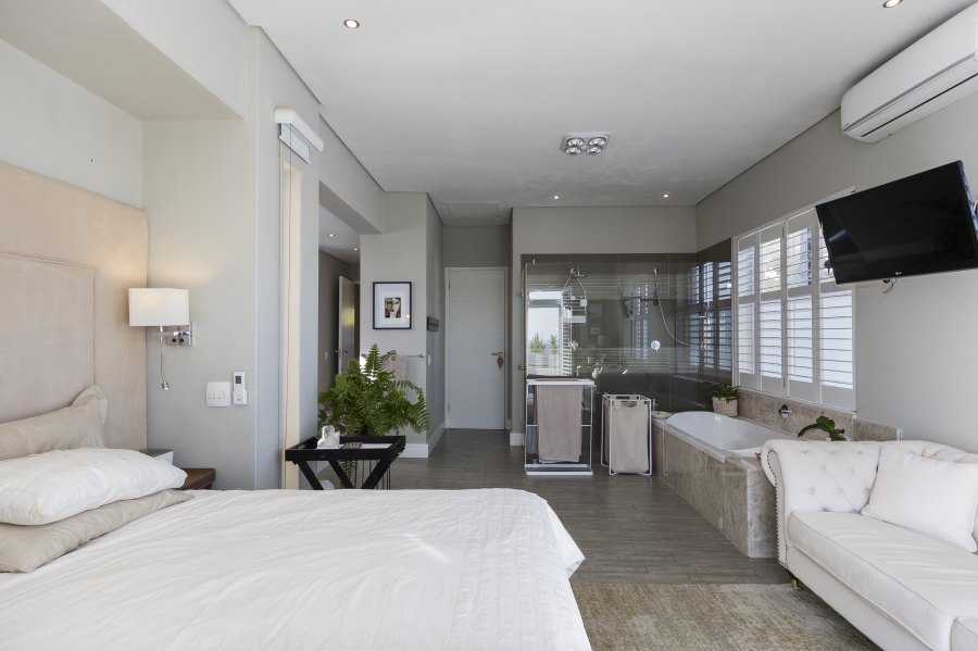 5 Bedroom Property for Sale in Meerhof Estat Western Cape